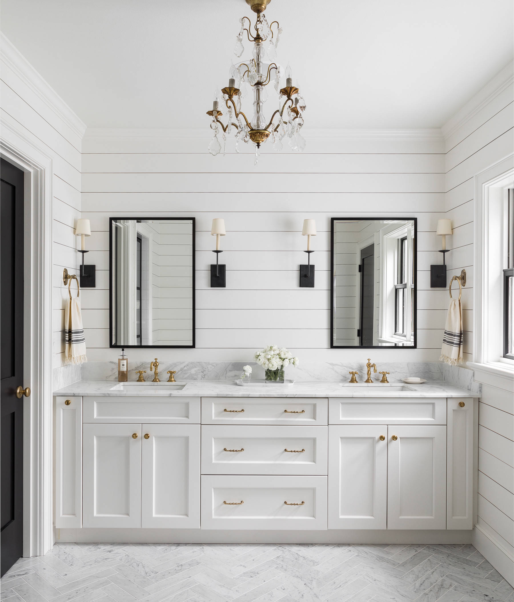 75 Beautiful Farmhouse Bathroom With White Cabinets Pictures