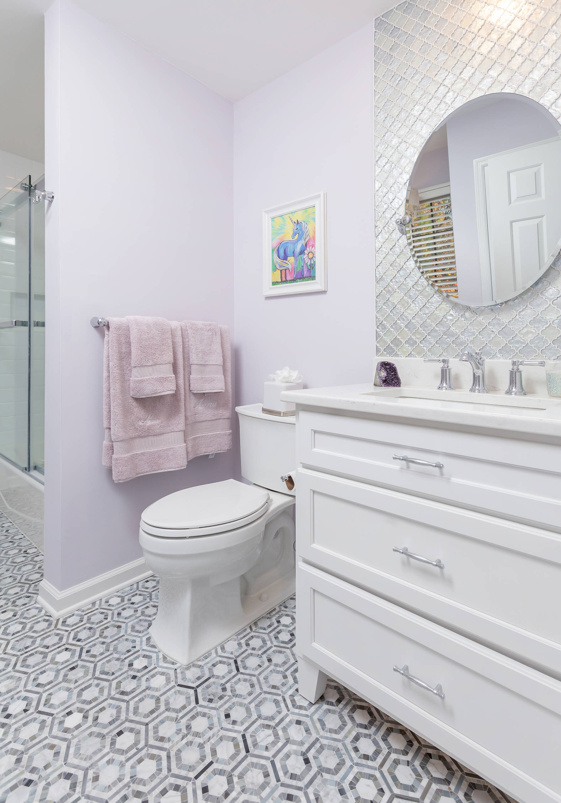 https://st.hzcdn.com/simgs/pictures/bathrooms/girls-bathroom-voorhees-cipriani-remodeling-solutions-img~e4a135d00cc352c7_14-0634-1-d5c9532.jpg