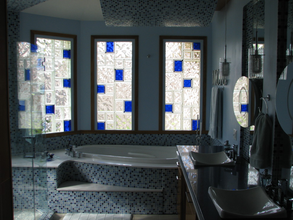 Bathroom - modern bathroom idea in New Orleans