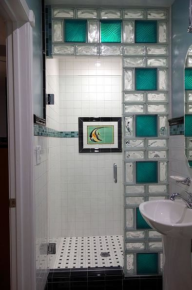 Idee per una stanza da bagno contemporanea con doccia aperta