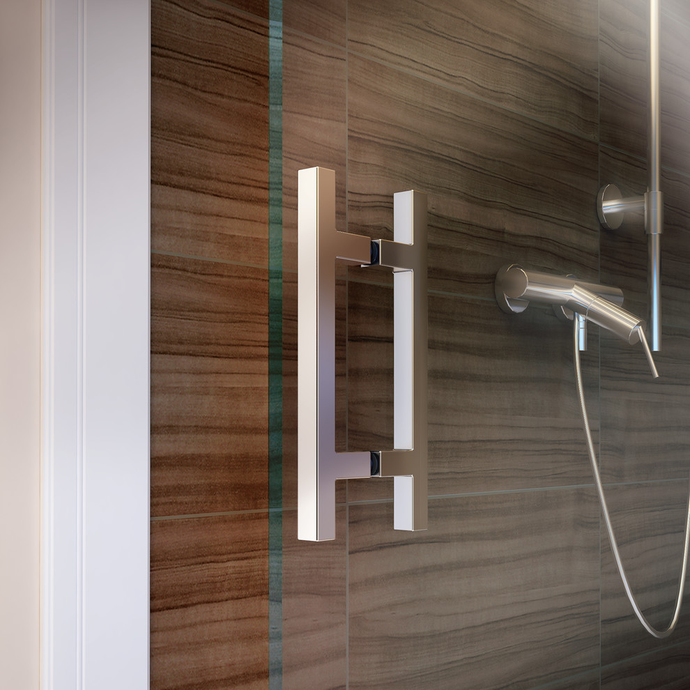 На фото: огромная главная ванная комната в стиле неоклассика (современная классика) с душем в нише, коричневой плиткой и керамической плиткой с