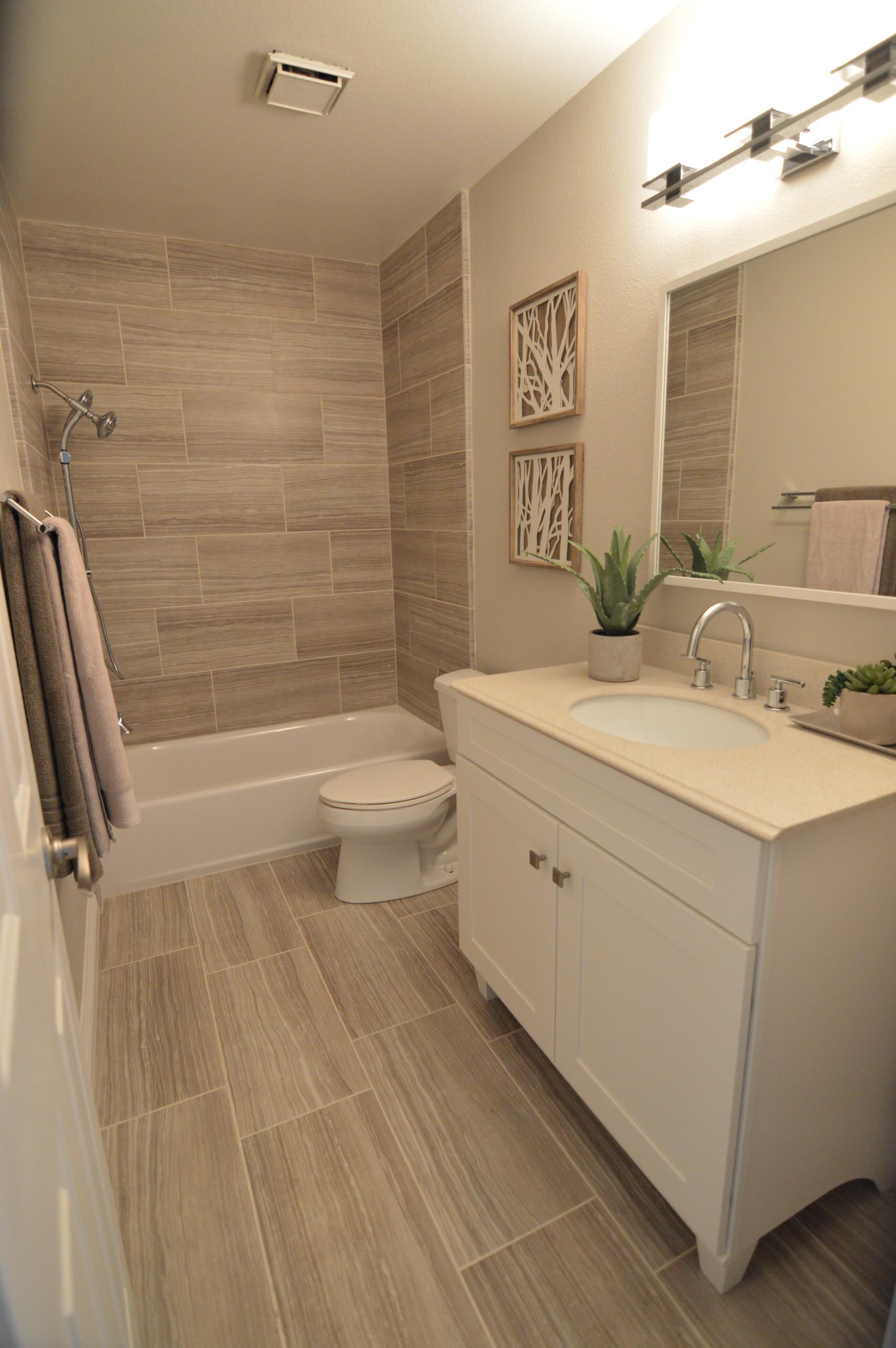75 Tub Shower Combo Ideas You Ll Love, Small Bathroom Ideas With Bathtub And Shower