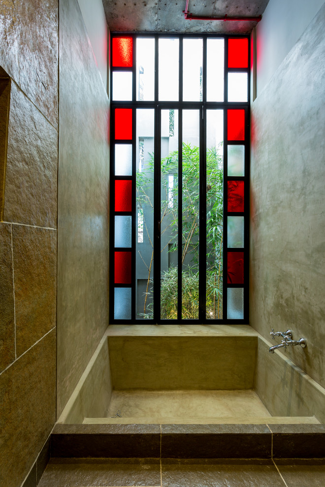 Inspiration for an eclectic bathroom remodel in Mumbai