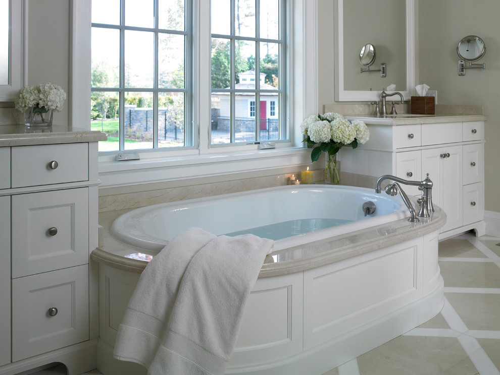 Inspiration for a timeless bathroom remodel in Toronto