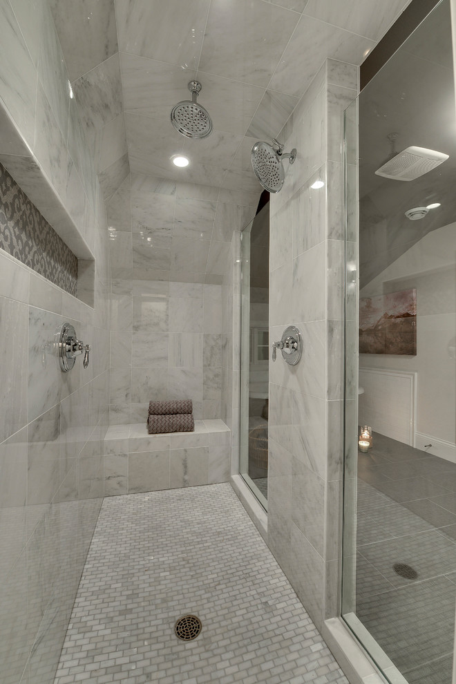 Design ideas for a classic bathroom in Minneapolis.