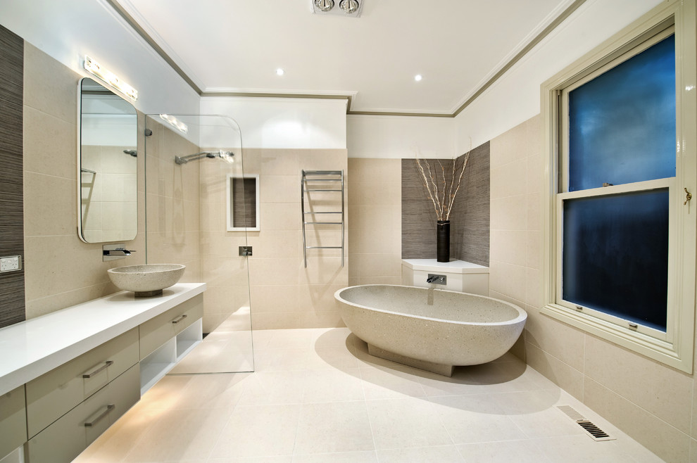 Inspiration for a modern bathroom remodel in Melbourne with a vessel sink