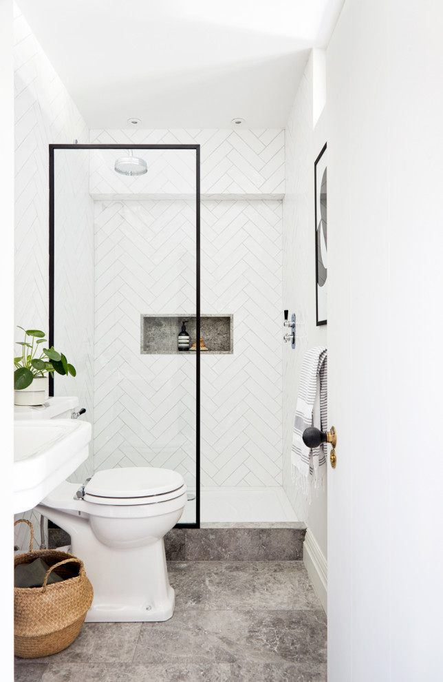 Inspiration for a scandinavian bathroom remodel in Perth