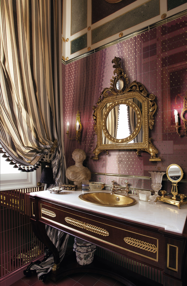 Esempio di una stanza da bagno classica