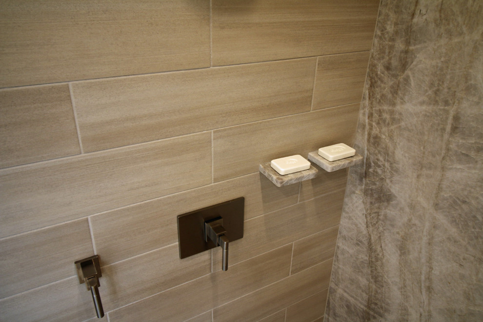 This is an example of a contemporary bathroom in Sacramento.