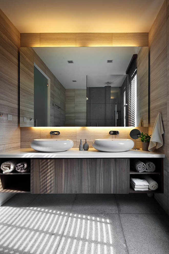 Example of a trendy bathroom design in Singapore