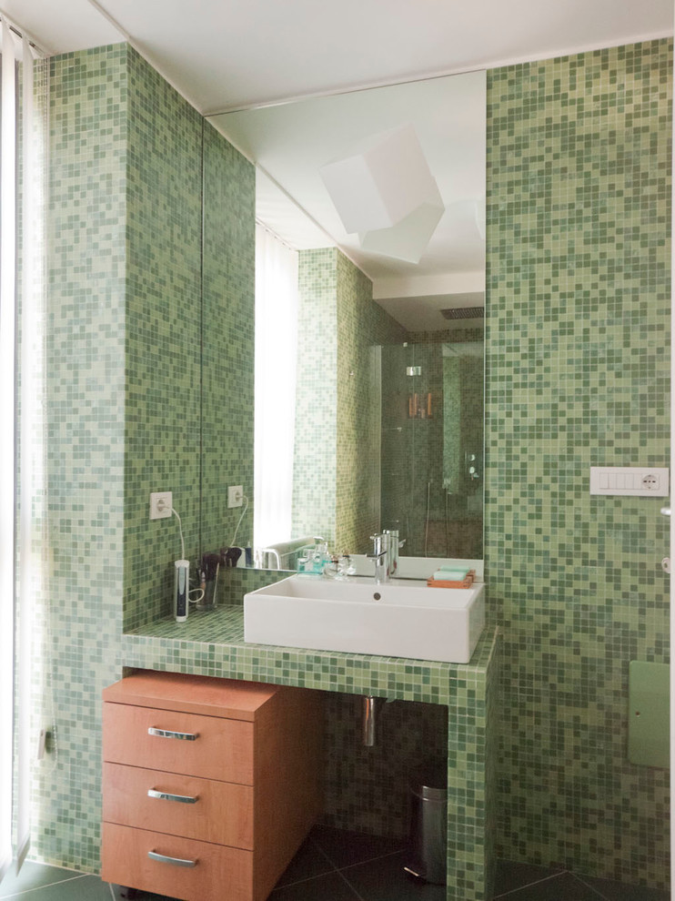 Green Glass Tiles Modern Bathroom Modern Bathroom Milan By Liadesign Houzz 1051