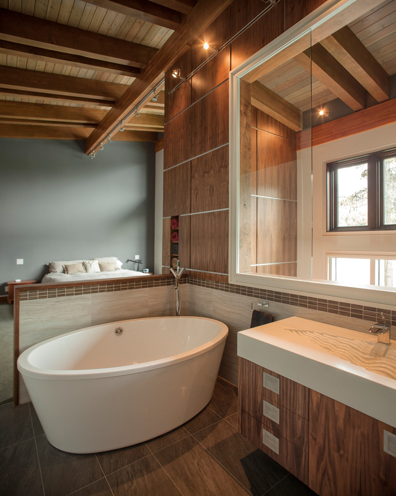 Modernes Badezimmer mit Trogwaschbecken in Vancouver