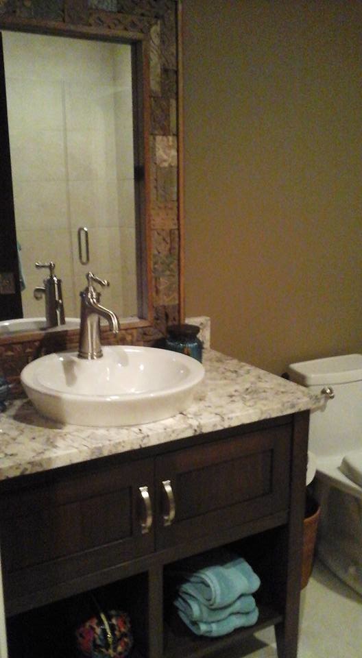 Aménagement d'une petite salle de bain craftsman.