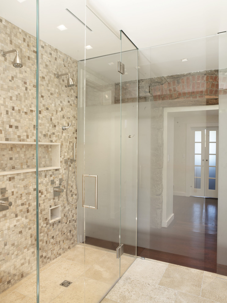 Источник вдохновения для домашнего уюта: ванная комната в современном стиле с плиткой мозаикой