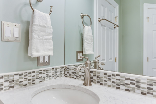 How Do You Like to Hang… 6 Ways to Hang Your Bathroom Towels