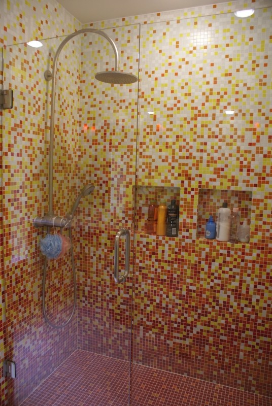 Idées déco pour une salle de bain contemporaine.