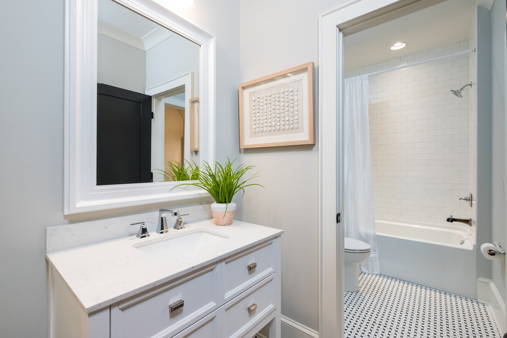 Inspiration for a mid-sized cottage kids' white tile bathroom remodel in Charlotte with beige walls