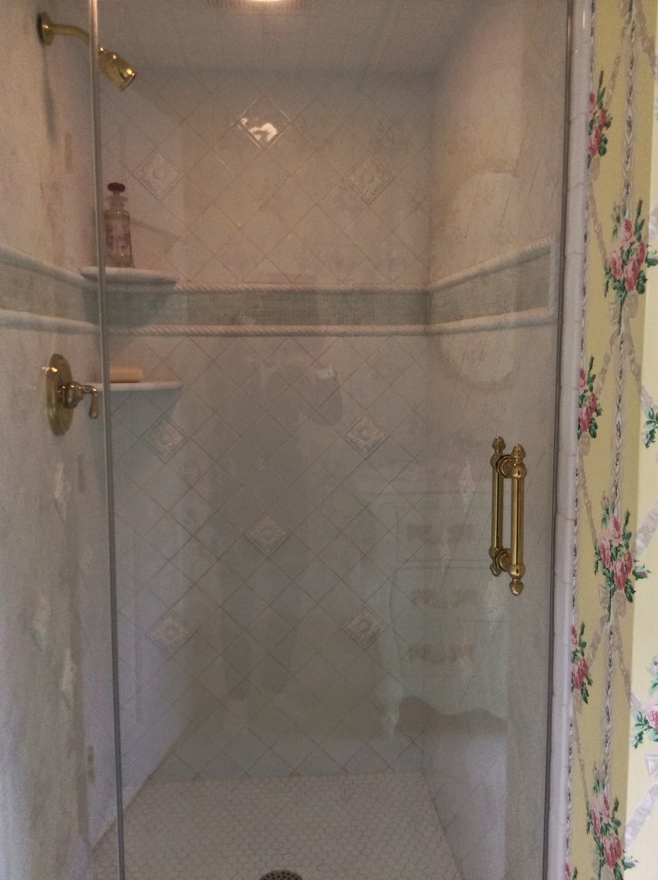 Modelo de cuarto de baño clásico pequeño