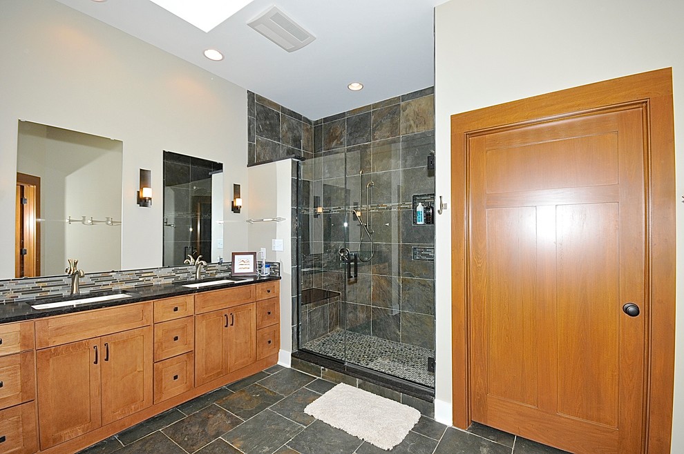 Inspiration for a transitional travertine floor bathroom remodel in Indianapolis