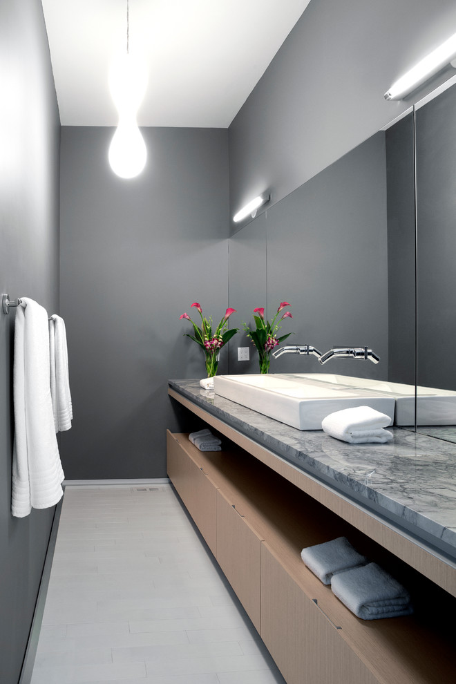 Modernes Badezimmer in Calgary