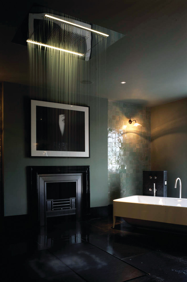 Foto de cuarto de baño minimalista con paredes verdes