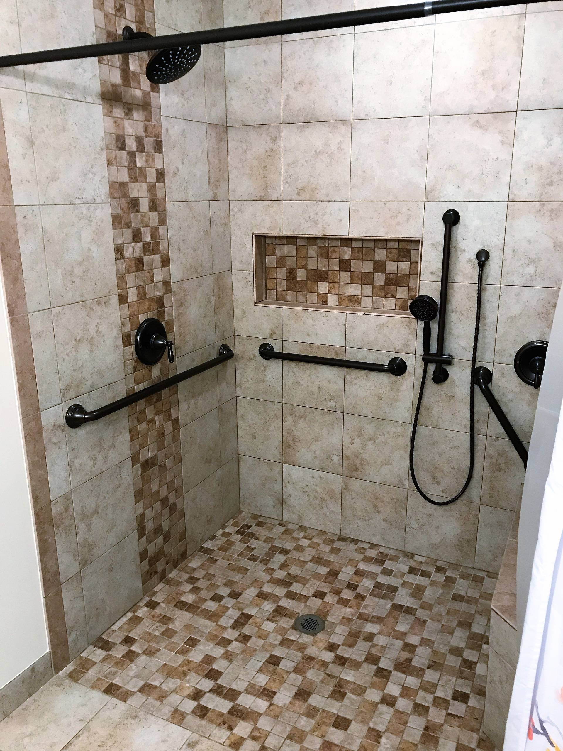 75 Bathroom - Shower Curtain and Walk-In Shower Ideas You'll Love -  September, 2023 | Houzz