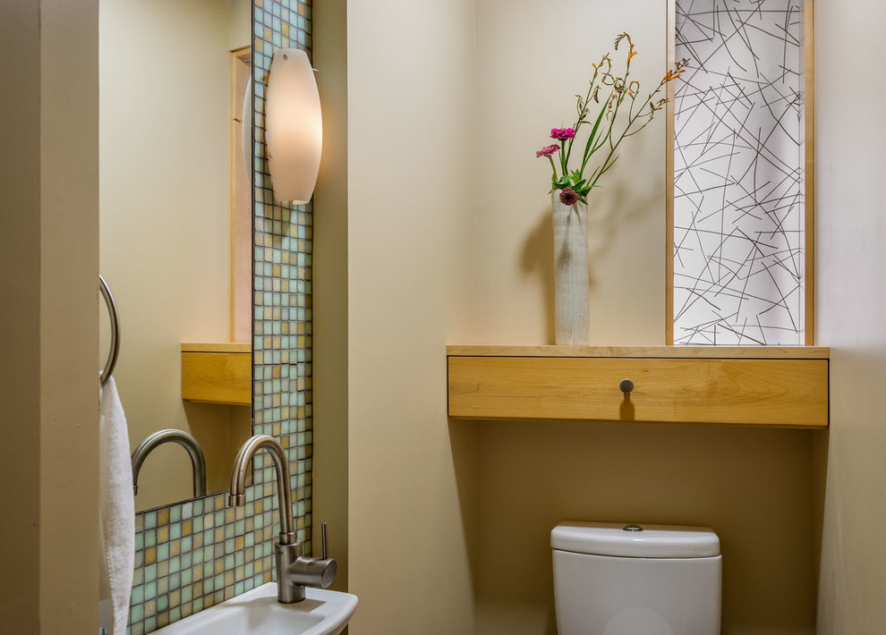 バーリントンにあるコンテンポラリースタイルのおしゃれな浴室の写真