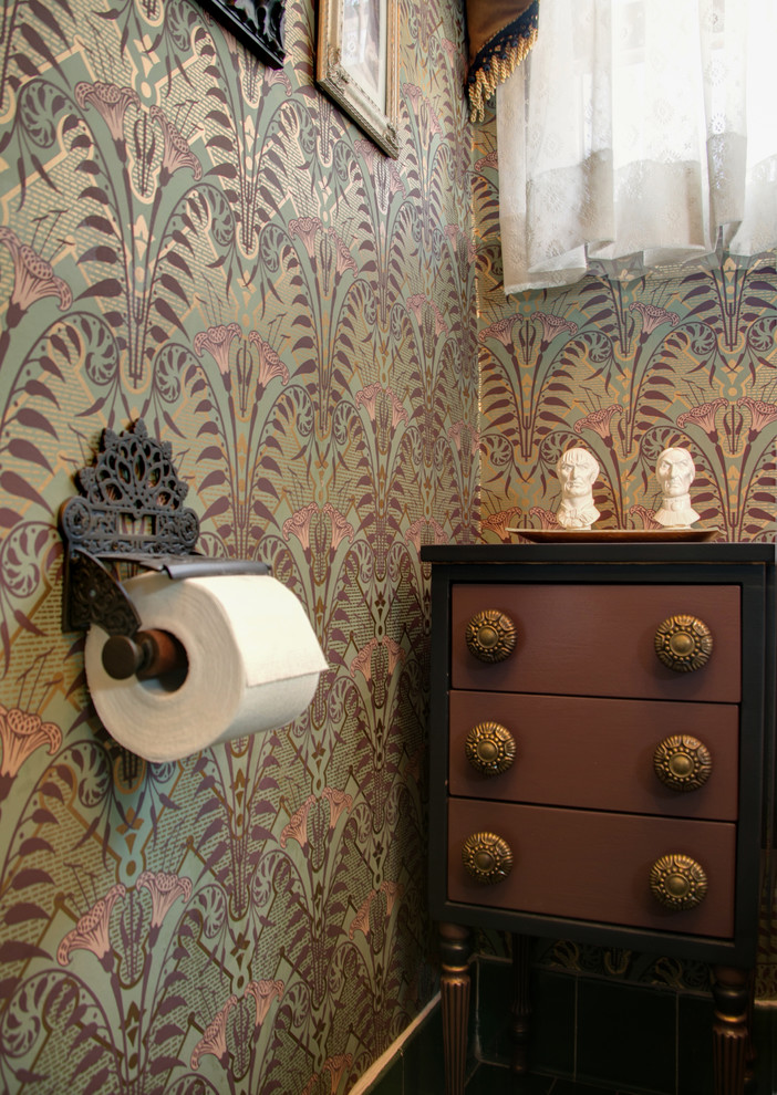 Example of an ornate bathroom design in Los Angeles
