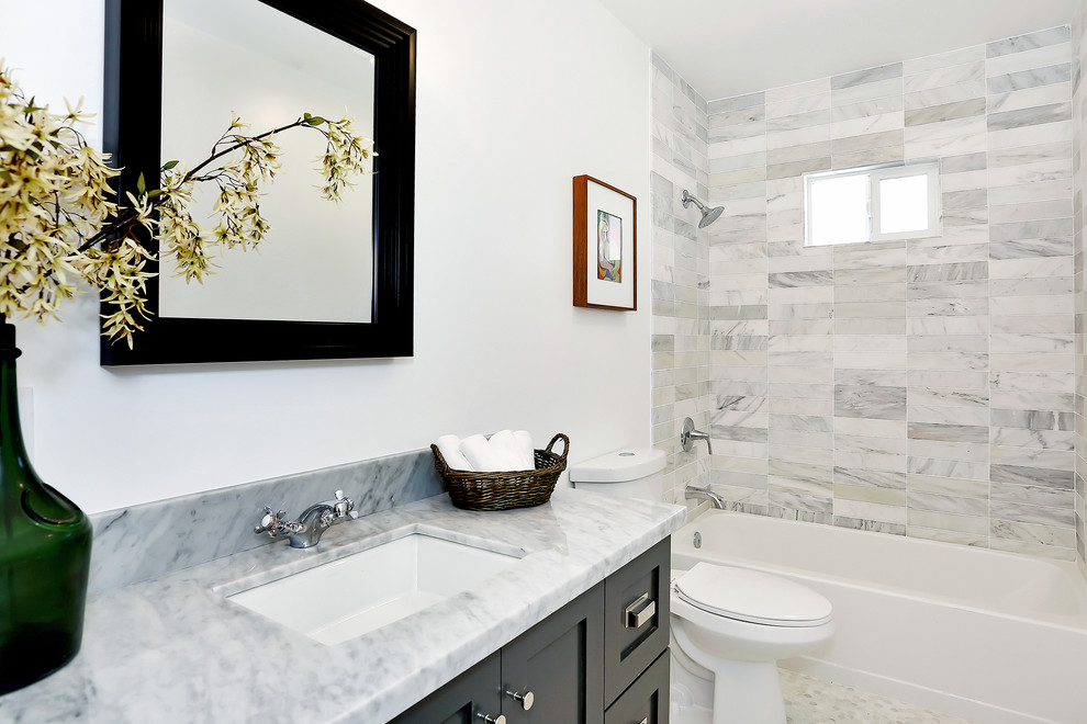 Photo of a traditional bathroom in Los Angeles.