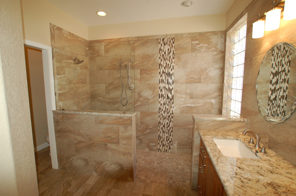 Hawkins Classique Chic Salle de Bain Tampa par The Bath and