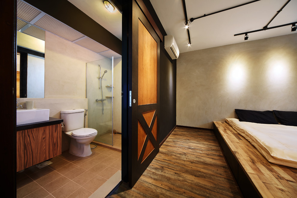 Пример оригинального дизайна: маленькая ванная комната в стиле лофт с серыми стенами и полом из керамической плитки для на участке и в саду