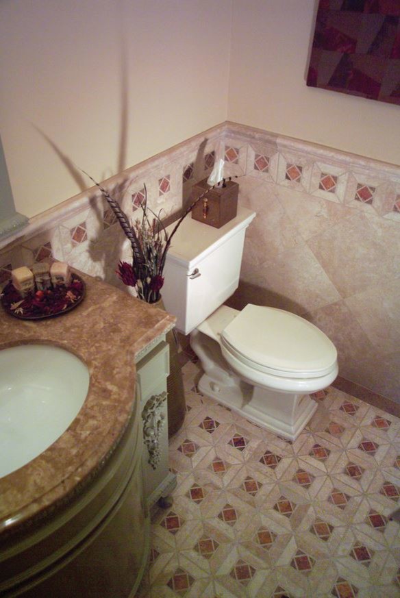 Cette photo montre une salle de bain.