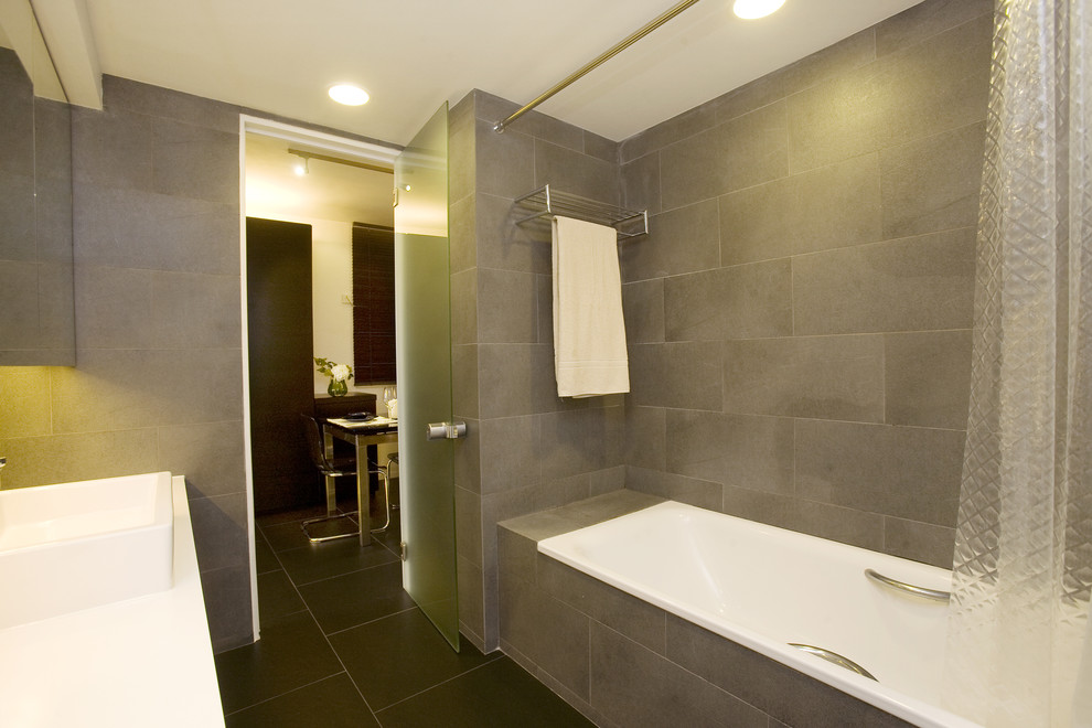 This is an example of a modern bathroom in Hong Kong.