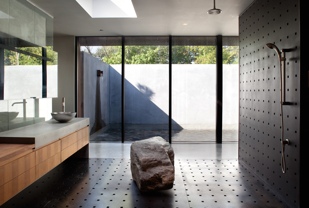 Inspiration for a contemporary bathroom remodel in Kansas City
