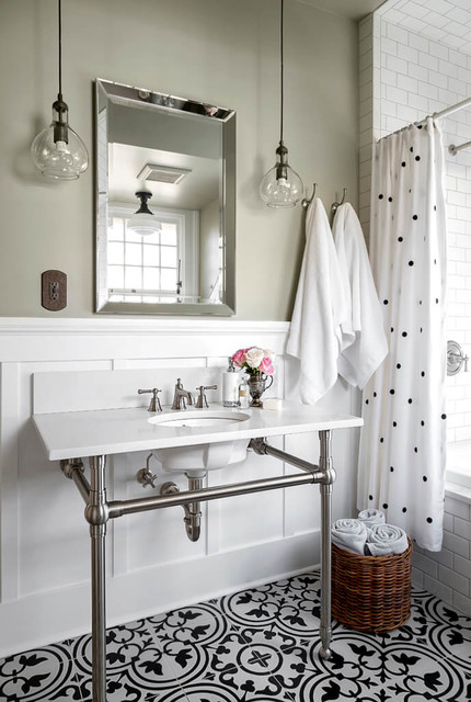 https://st.hzcdn.com/simgs/pictures/bathrooms/heritage-home-bathroom-renovation-jodi-foster-design-planning-img~766176340a3d39fd_4-9705-1-fd2016e.jpg