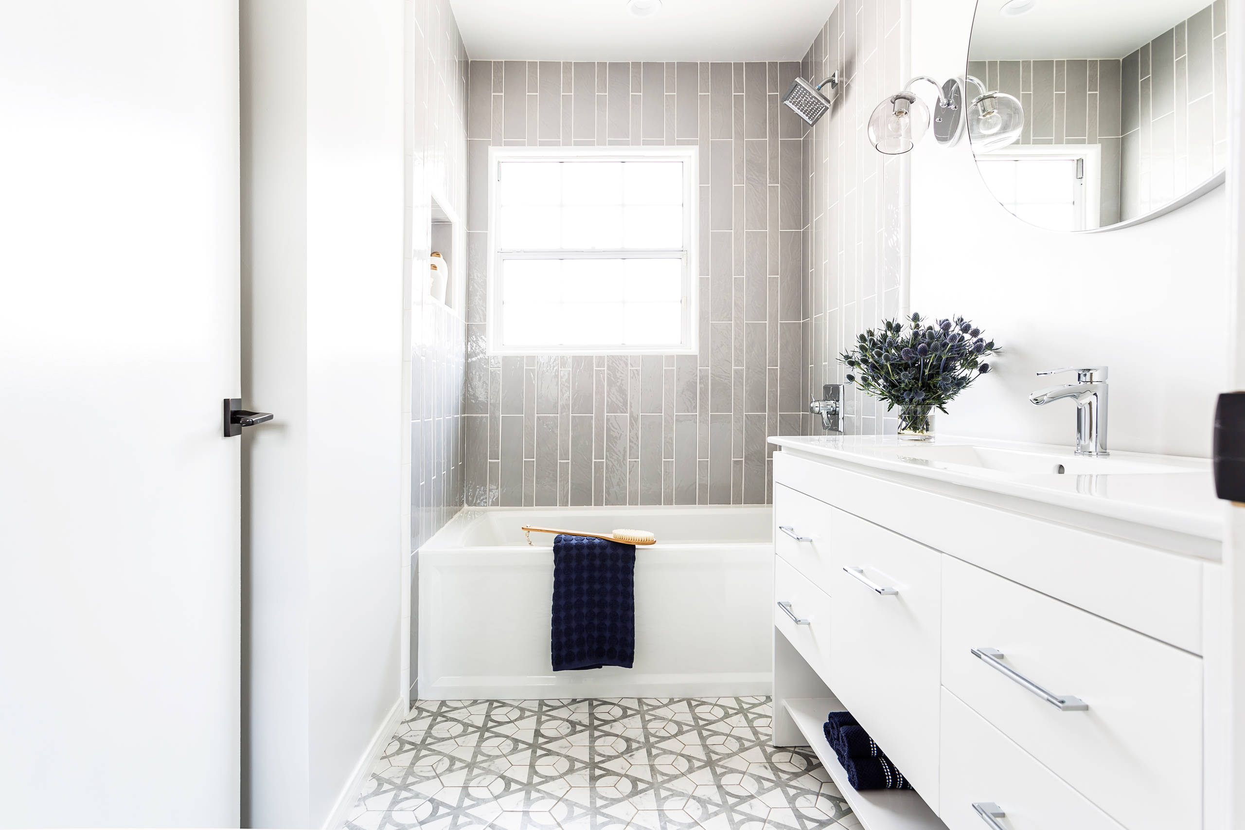 Hgtv Bathroom Contemporary Bathroom Los Angeles By Sh Interiors Houzz