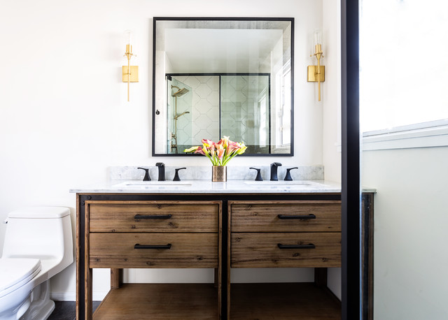 Hgtv Master Bathroom Modern Bathroom Los Angeles By Sh Interiors Houzz