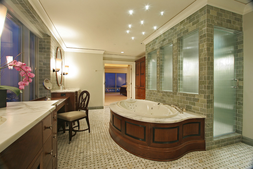Immagine di una stanza da bagno minimal con piastrelle diamantate