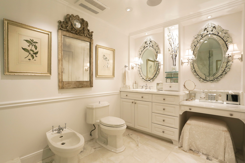 Источник вдохновения для домашнего уюта: ванная комната в классическом стиле с биде