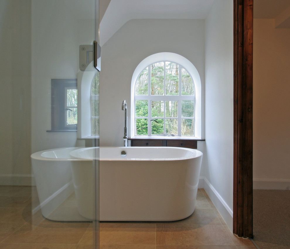 Inspiration for a contemporary bathroom in Oxfordshire.