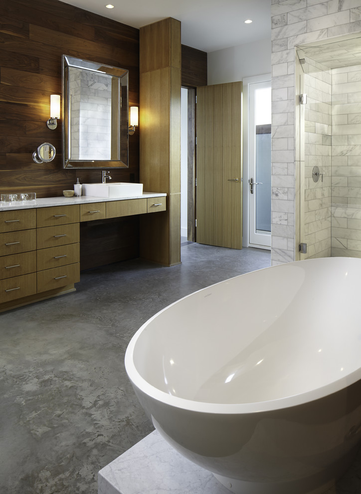 Свежая идея для дизайна: ванная комната в современном стиле с бетонным полом - отличное фото интерьера