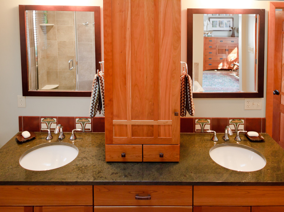 Example of an arts and crafts bathroom design in Philadelphia