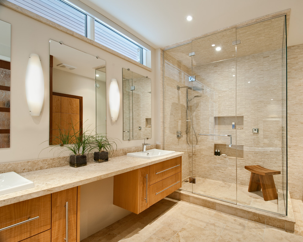 Aménagement d'une salle de bain contemporaine avec mosaïque.