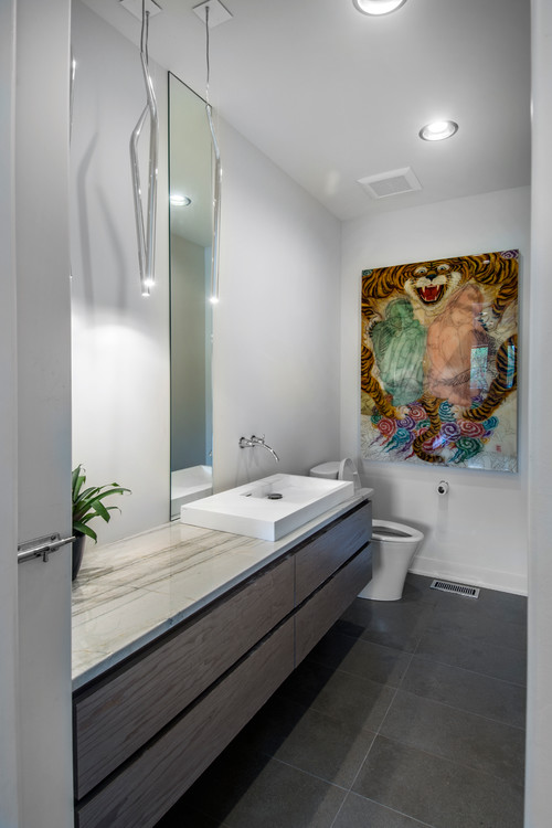 Modern Bathroom Art Ideas: Infuse Your Space with a Colorful Piece of Art