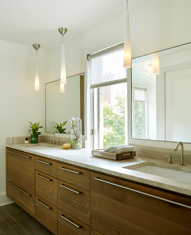 Foto di una stanza da bagno padronale minimal di medie dimensioni con ante in legno scuro, vasca giapponese, doccia ad angolo, piastrelle di cemento e top in marmo
