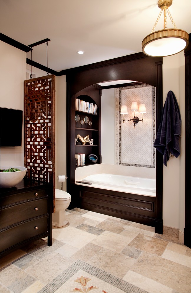 Inspiration for a timeless bathroom remodel in Chicago with a vessel sink