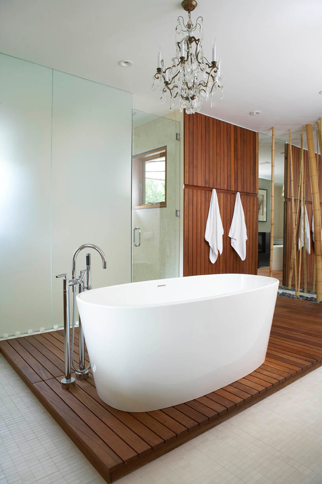 Modernes Badezimmer mit Steinfliesen in Toronto