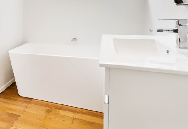 Holly Street Modern Bathroom Auckland by The Bathroom Factory