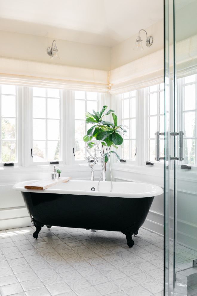 Свежая идея для дизайна: ванная комната в стиле фьюжн - отличное фото интерьера