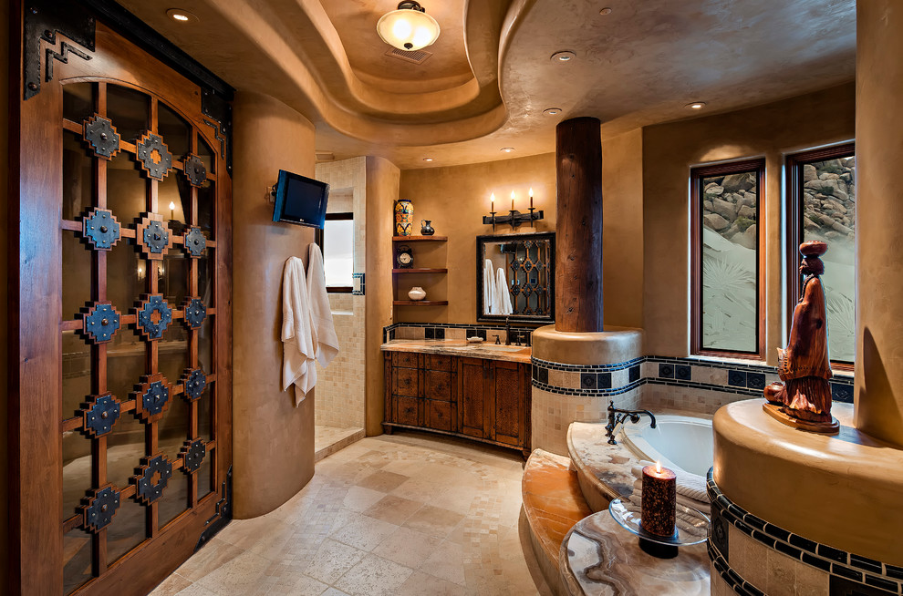 Источник вдохновения для домашнего уюта: ванная комната в стиле фьюжн с фасадами цвета дерева среднего тона, накладной ванной, душем в нише, коричневыми стенами, душевой кабиной, врезной раковиной, бежевым полом, открытым душем и фасадами в стиле шейкер